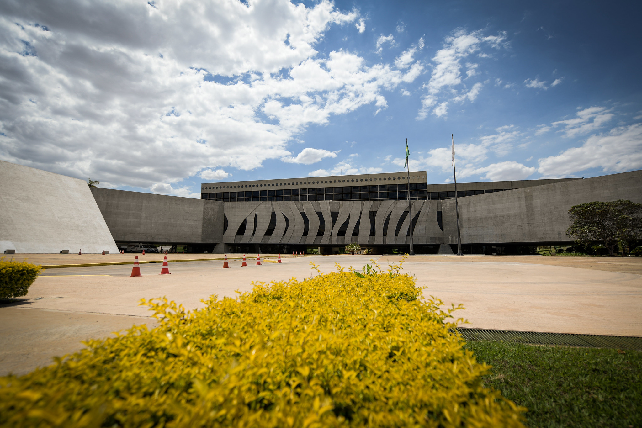 STJ suspende julgamento acerca do crédito de PIS e Cofins sobre o IPI não recuperável e reacende corrida por medidas preventivas